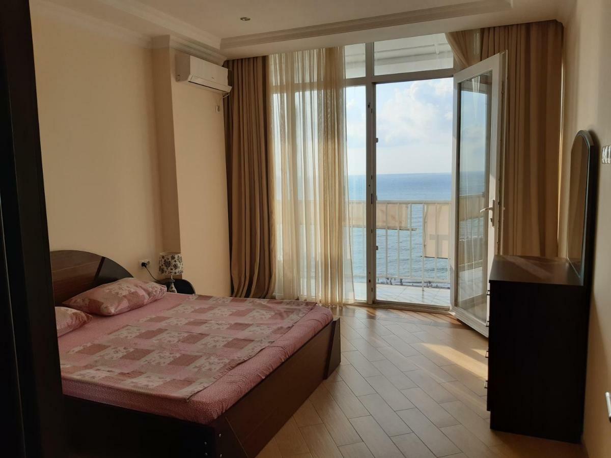 Beautiful House By The Sea Apartment Batumi Exterior foto